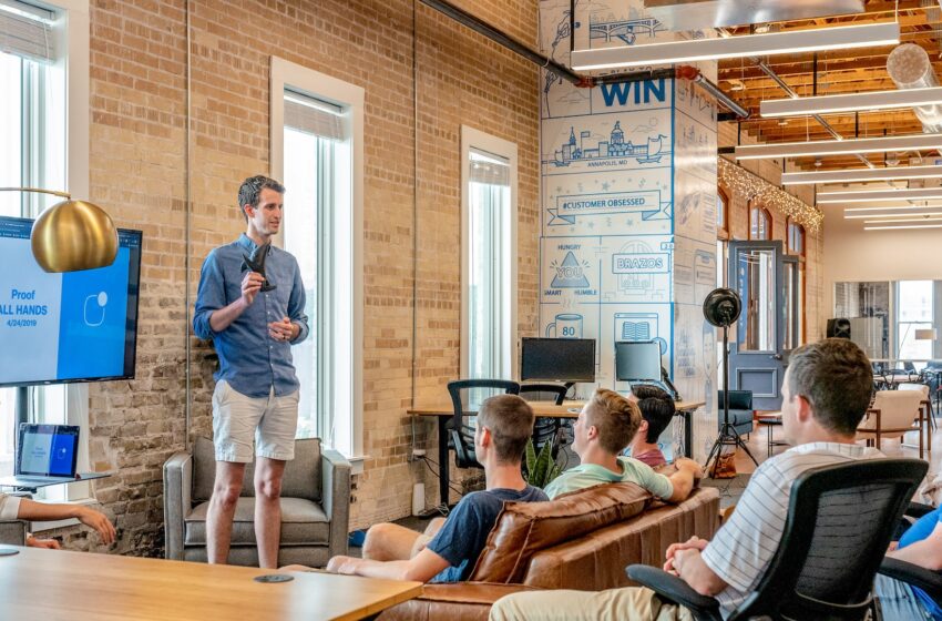 Tips for Managing a Virtual Assistant to Ensure Productivity and Success